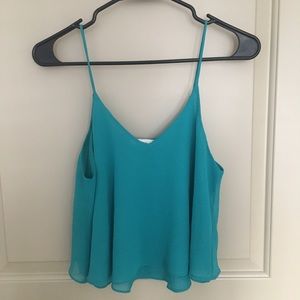 STRAPPY CROP TANK TOP